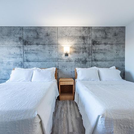 Blue Horse Motel Beiseker Екстер'єр фото