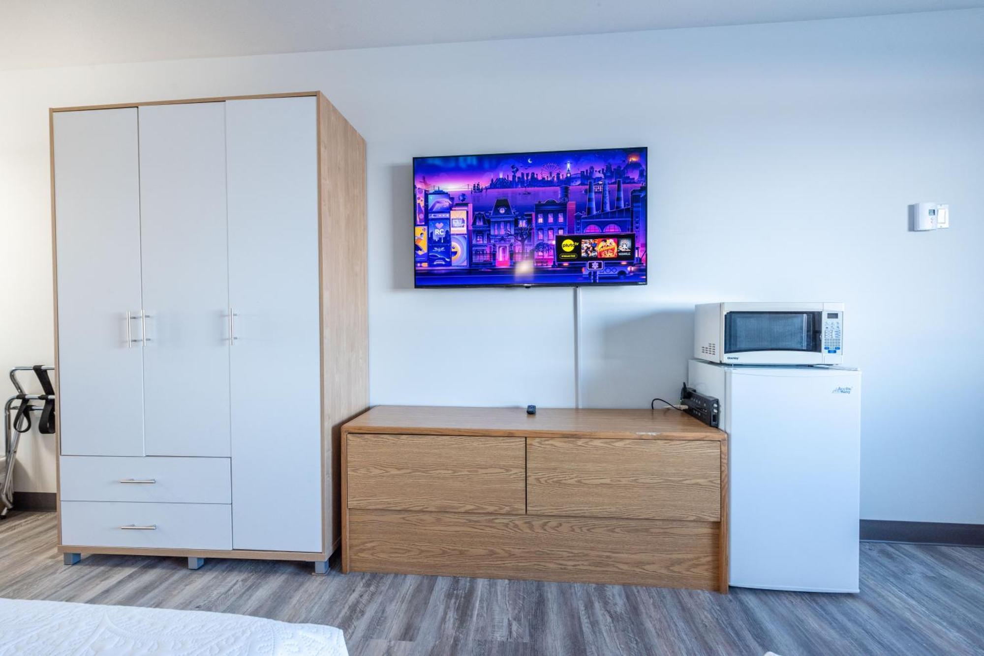 Blue Horse Motel Beiseker Екстер'єр фото