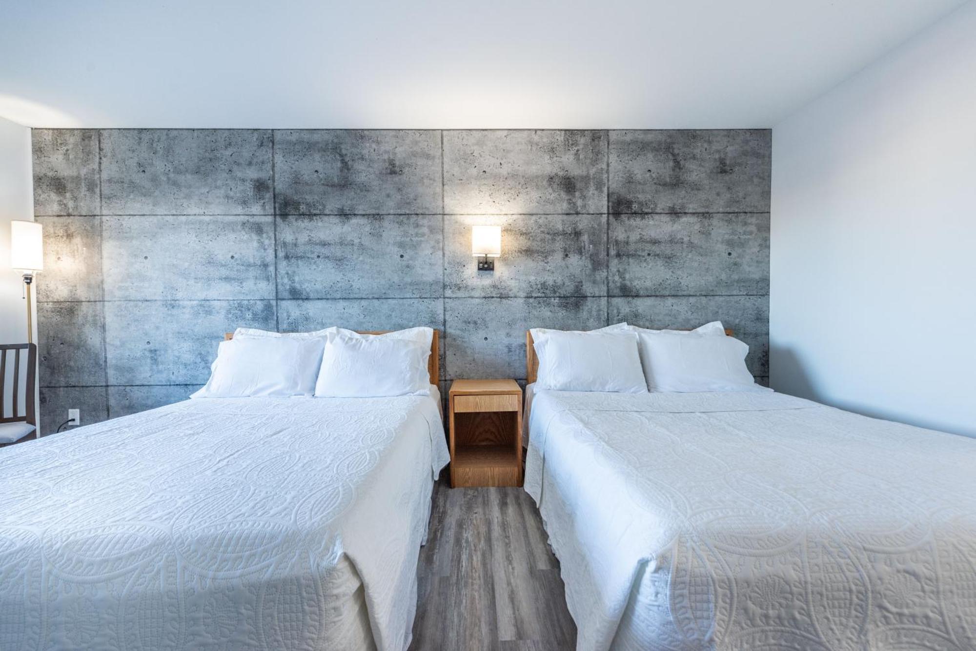 Blue Horse Motel Beiseker Екстер'єр фото